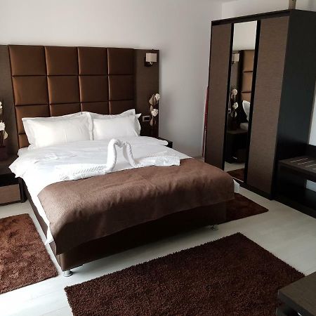 Bk Hotel Năvodari Buitenkant foto