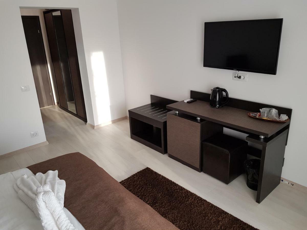 Bk Hotel Năvodari Buitenkant foto